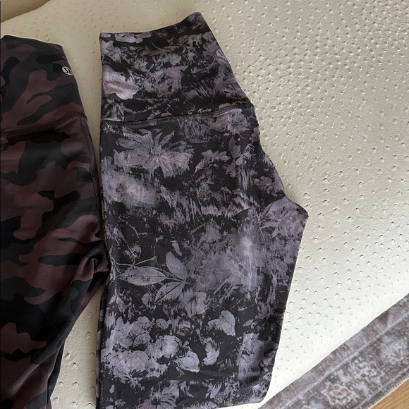 Athletic Leggings Bundle - Black, Camo & Gray Print lulu lemon - Picture 4 of 4